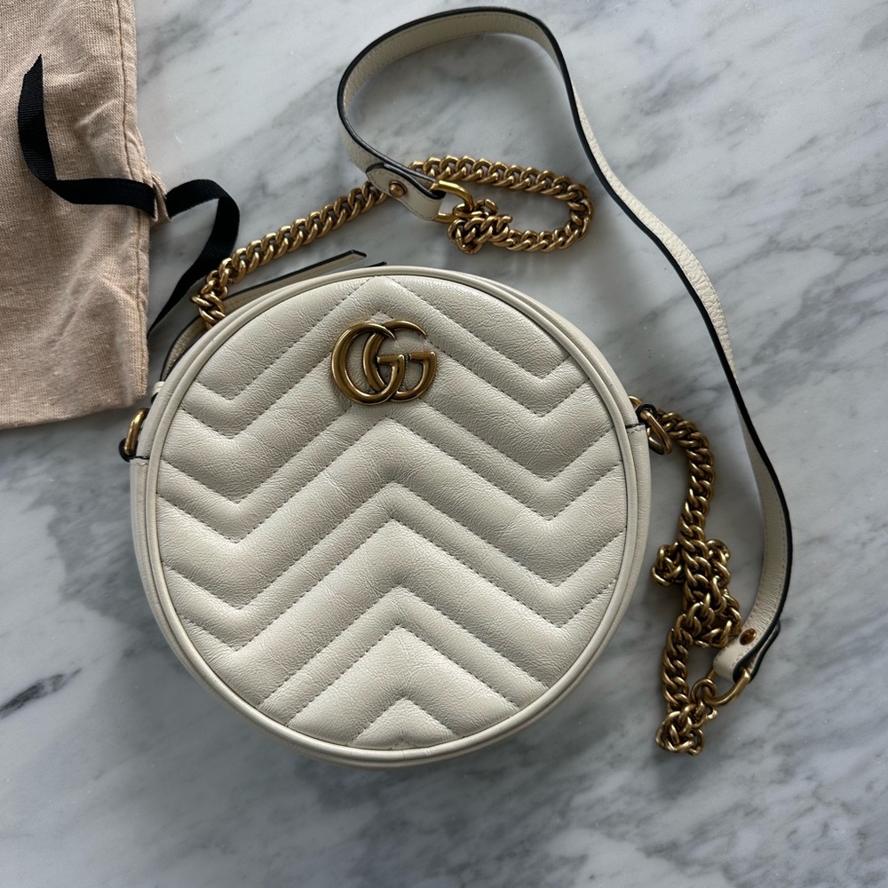GUCCI BAG. Authentic. Gucci shoulder bag GG marmoth ivory gold 550154